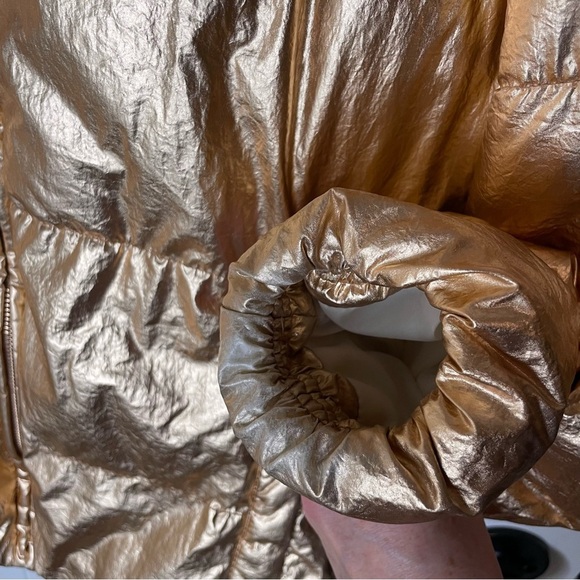 Old Navy Rose Gold Puffer Jacket Small Metallic Ski Street Style - Picture 7 of 8